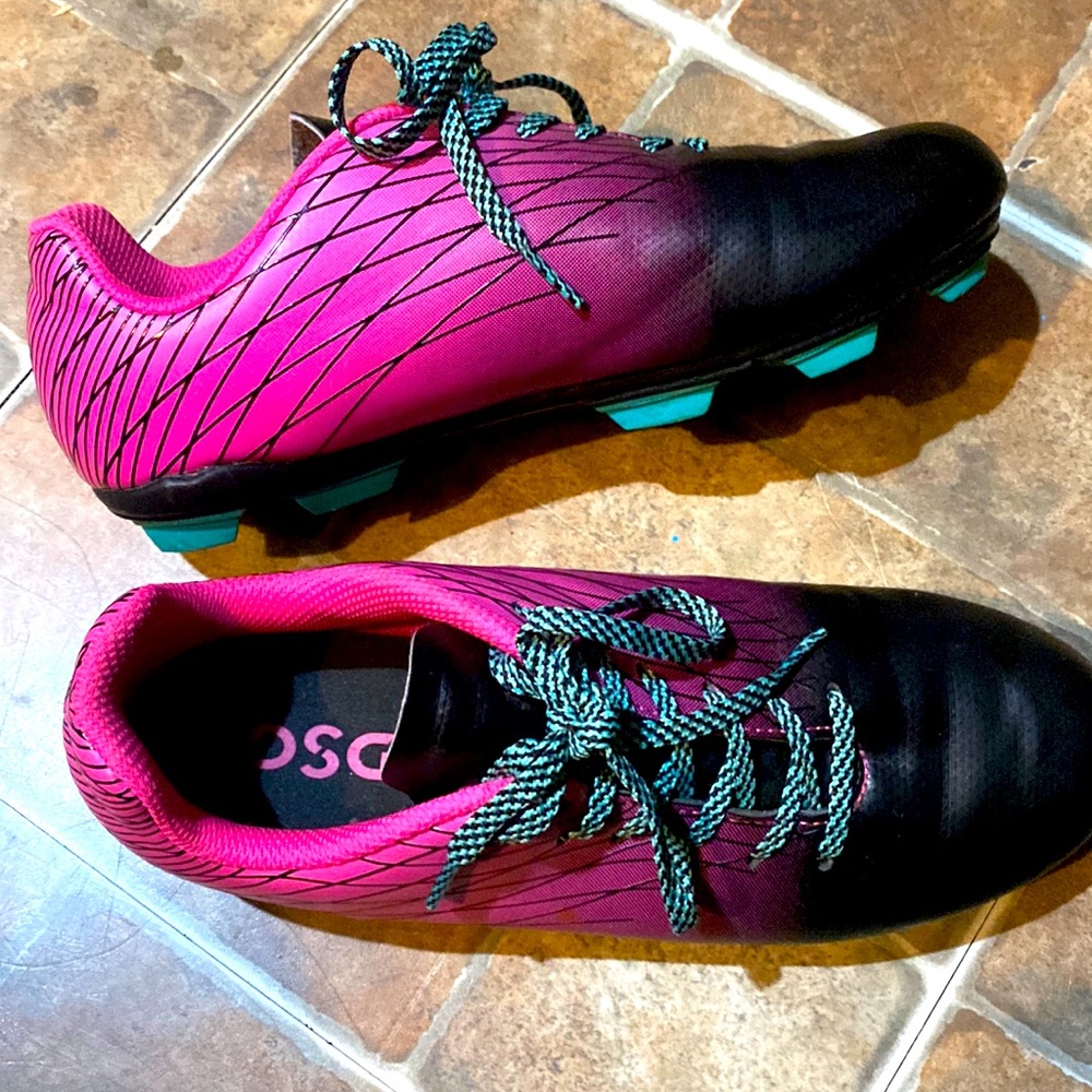 Woman’s size 5 DSG Pink & Black Soccer Cleats